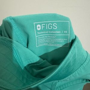 FIGS kade cargo scrub pant surgical green xs regular inseam regular waist